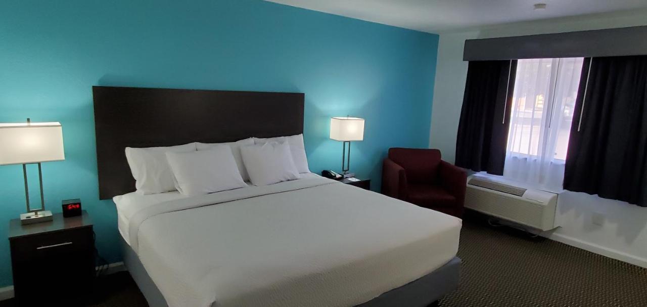 Travelodge By Wyndham Livonia Canton Novi Detroit Area 外观 照片
