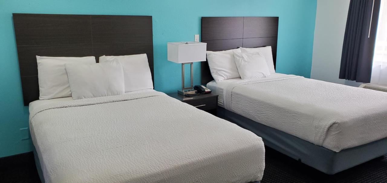 Travelodge By Wyndham Livonia Canton Novi Detroit Area 外观 照片