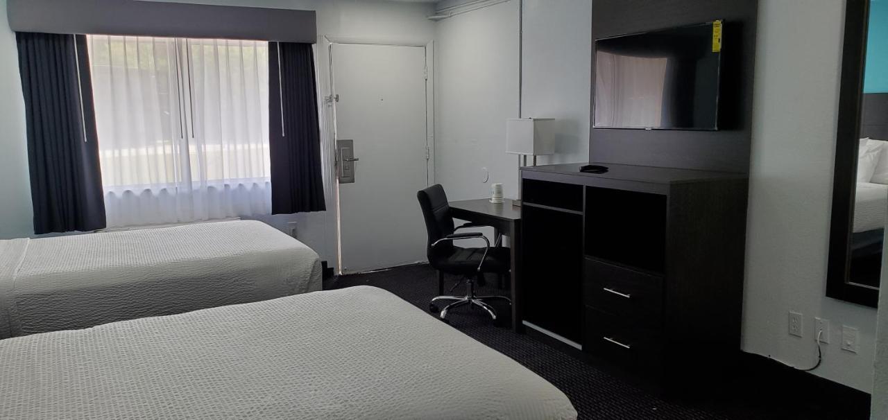 Travelodge By Wyndham Livonia Canton Novi Detroit Area 外观 照片