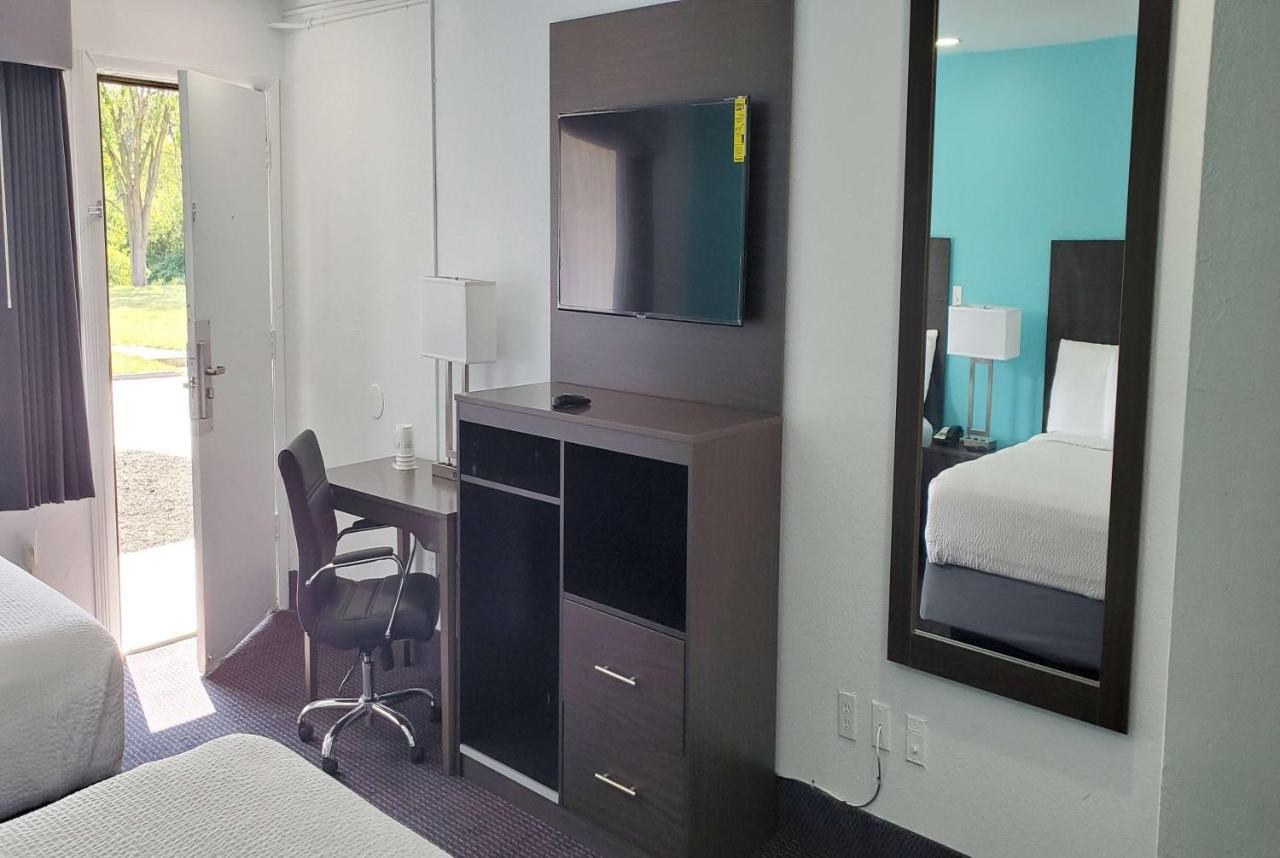 Travelodge By Wyndham Livonia Canton Novi Detroit Area 外观 照片